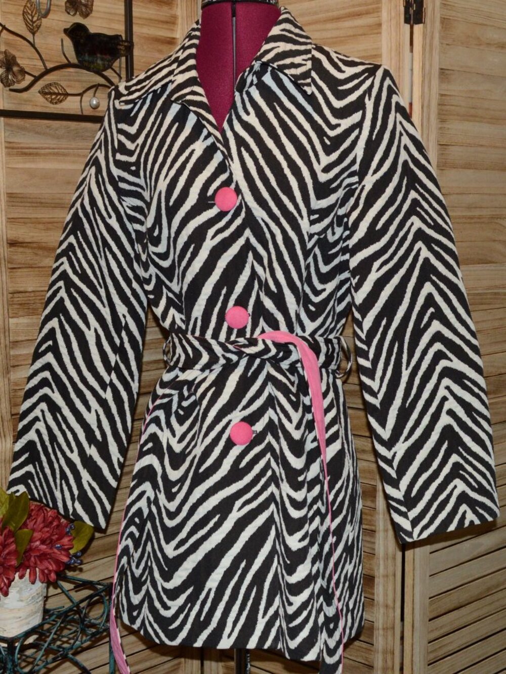 3 Sisters M Black/White Coat Bright Pink Buttons
